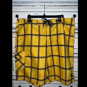 Looks like Burberry💛🖤🤍 Hurley board shorts waist 38”